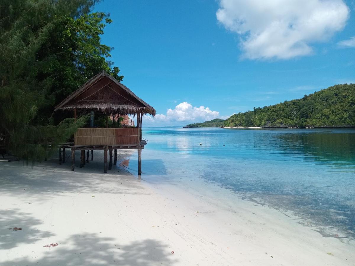 Meos Ambower Homestay Raja Ampat Fam Buitenkant foto