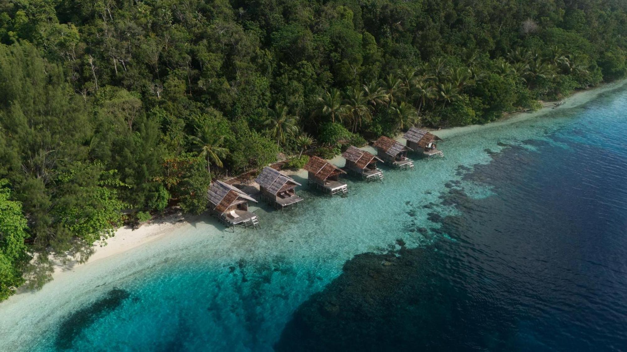 Meos Ambower Homestay Raja Ampat Fam Buitenkant foto