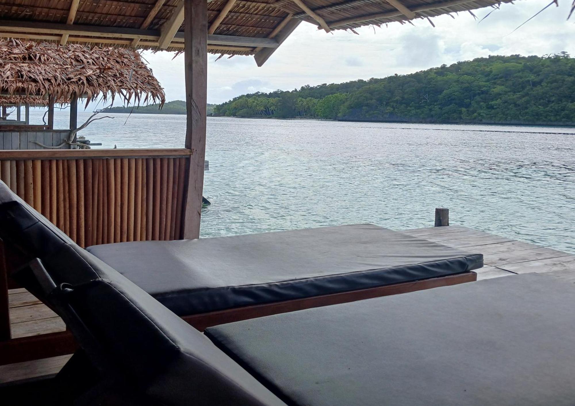 Meos Ambower Homestay Raja Ampat Fam Buitenkant foto