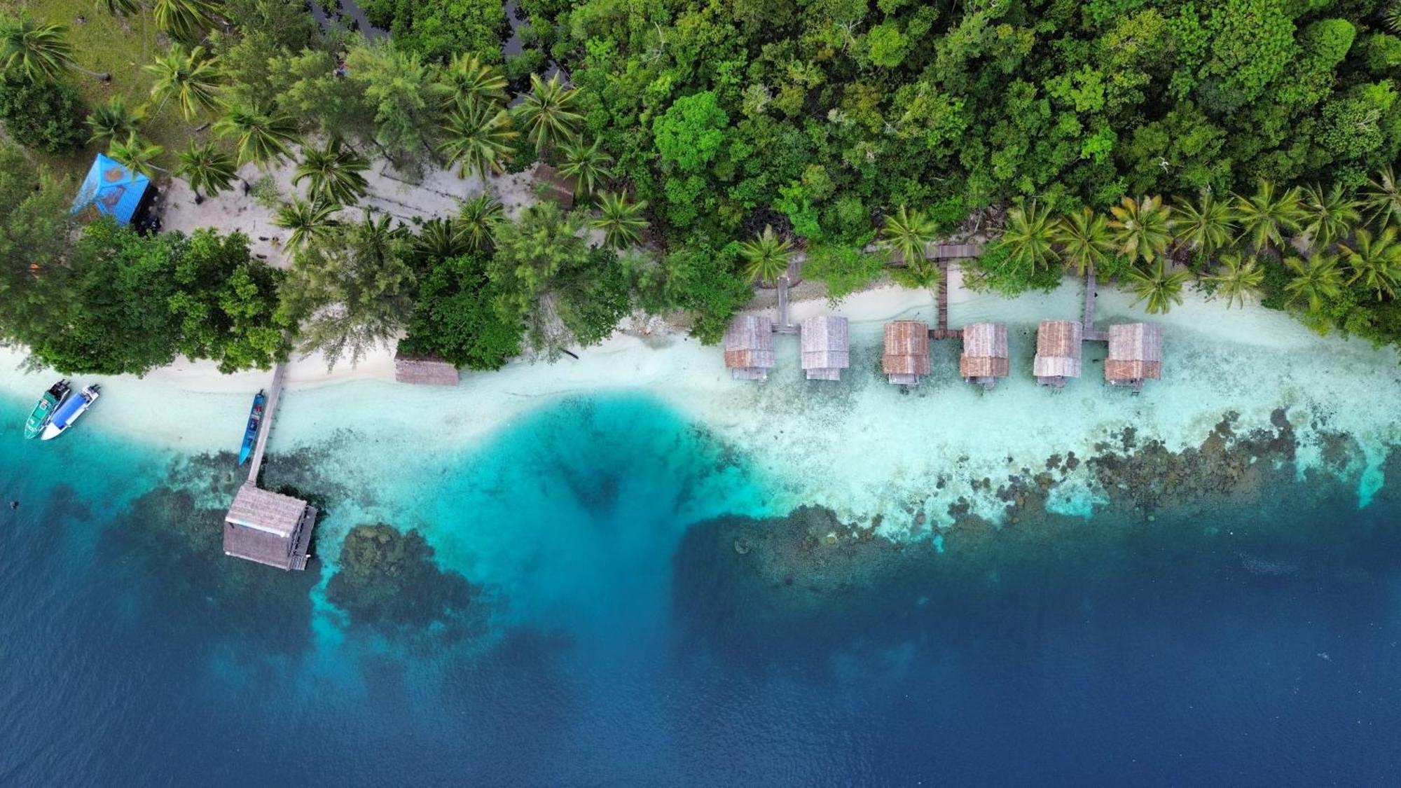 Meos Ambower Homestay Raja Ampat Fam Buitenkant foto