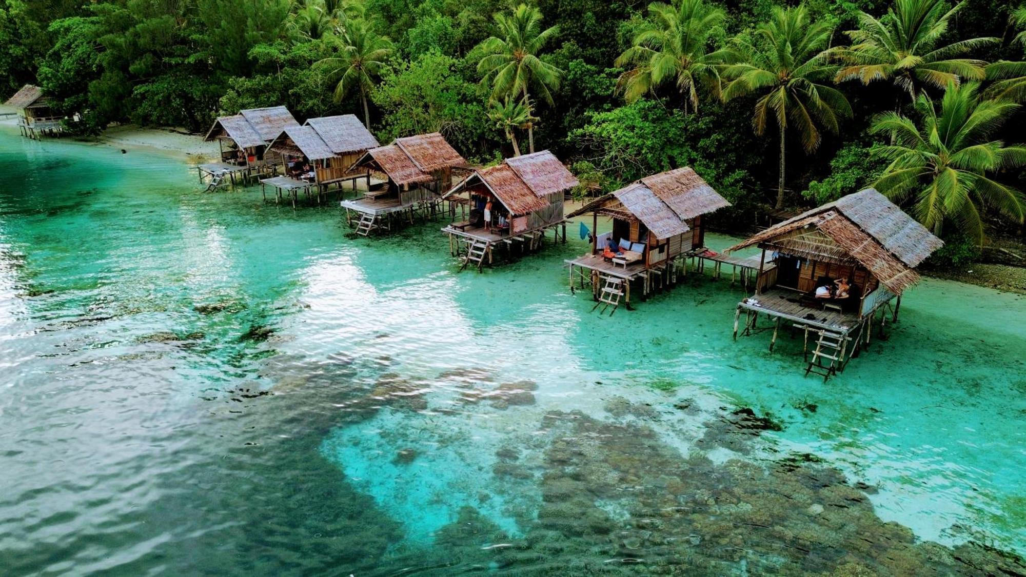 Meos Ambower Homestay Raja Ampat Fam Buitenkant foto