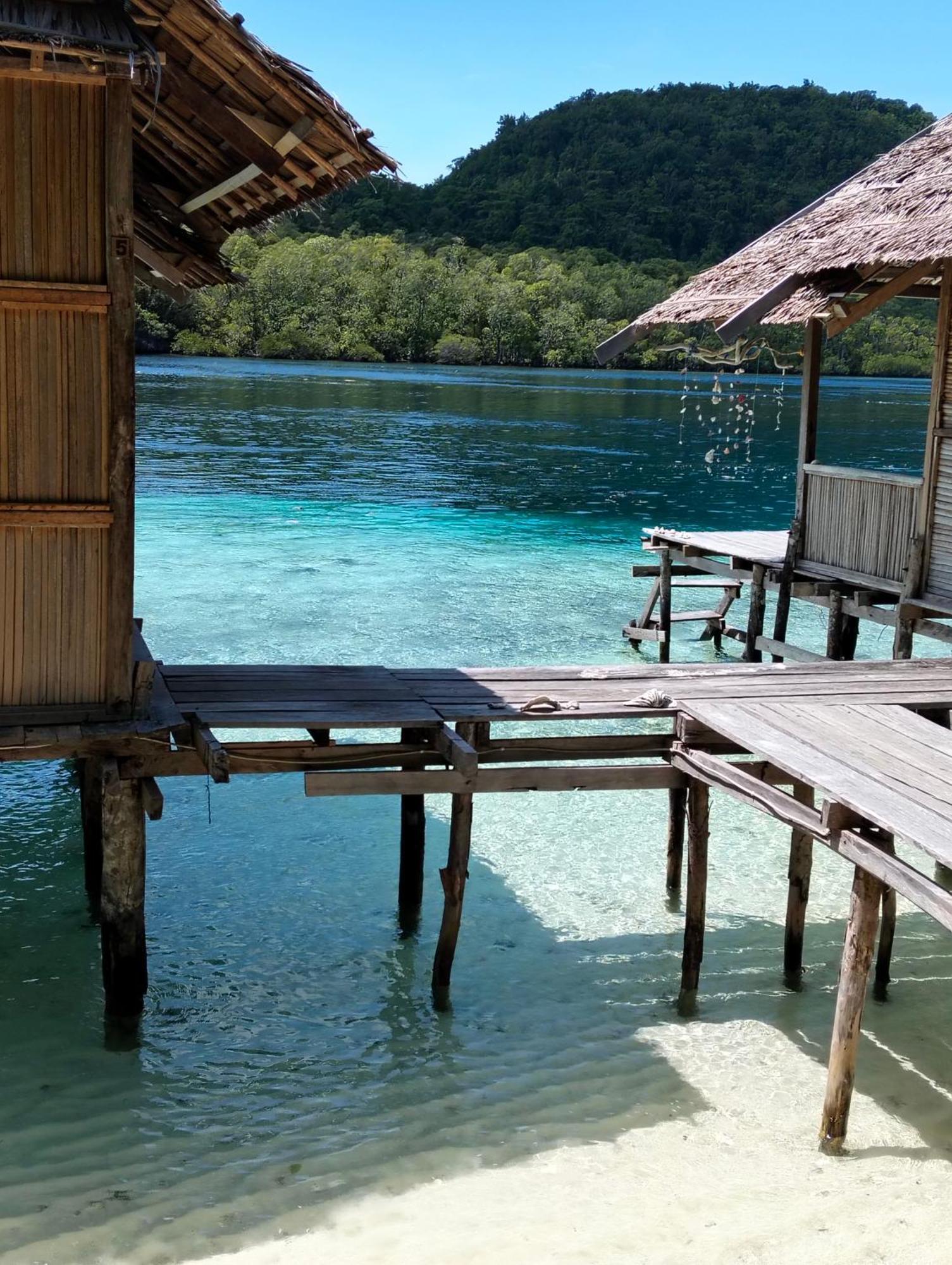 Meos Ambower Homestay Raja Ampat Fam Buitenkant foto