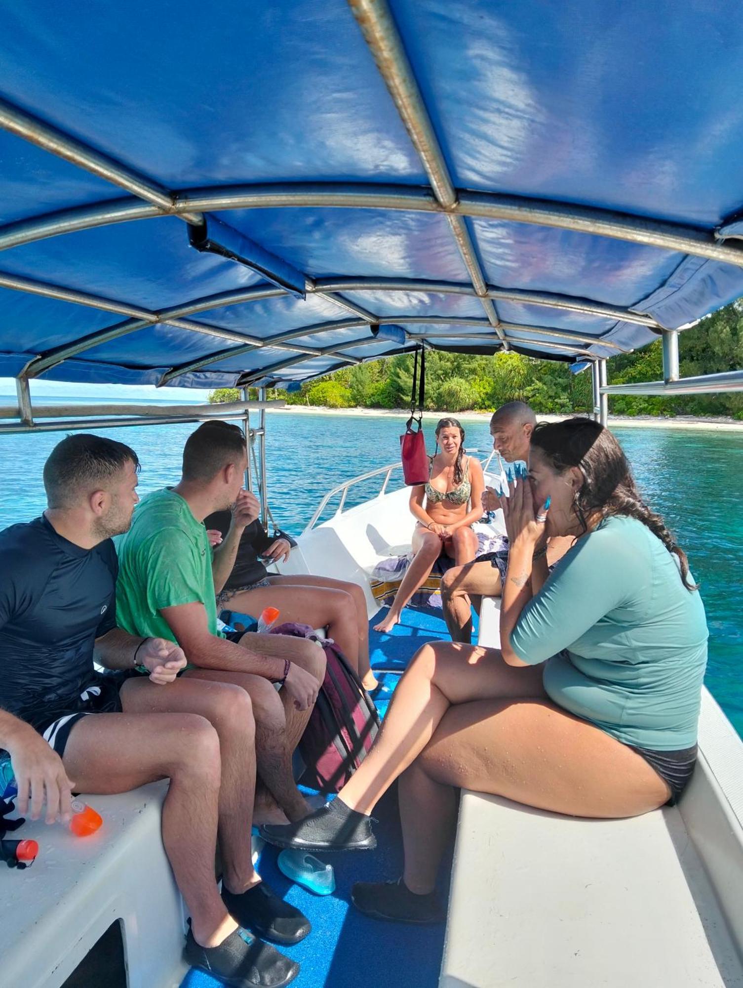 Meos Ambower Homestay Raja Ampat Fam Buitenkant foto