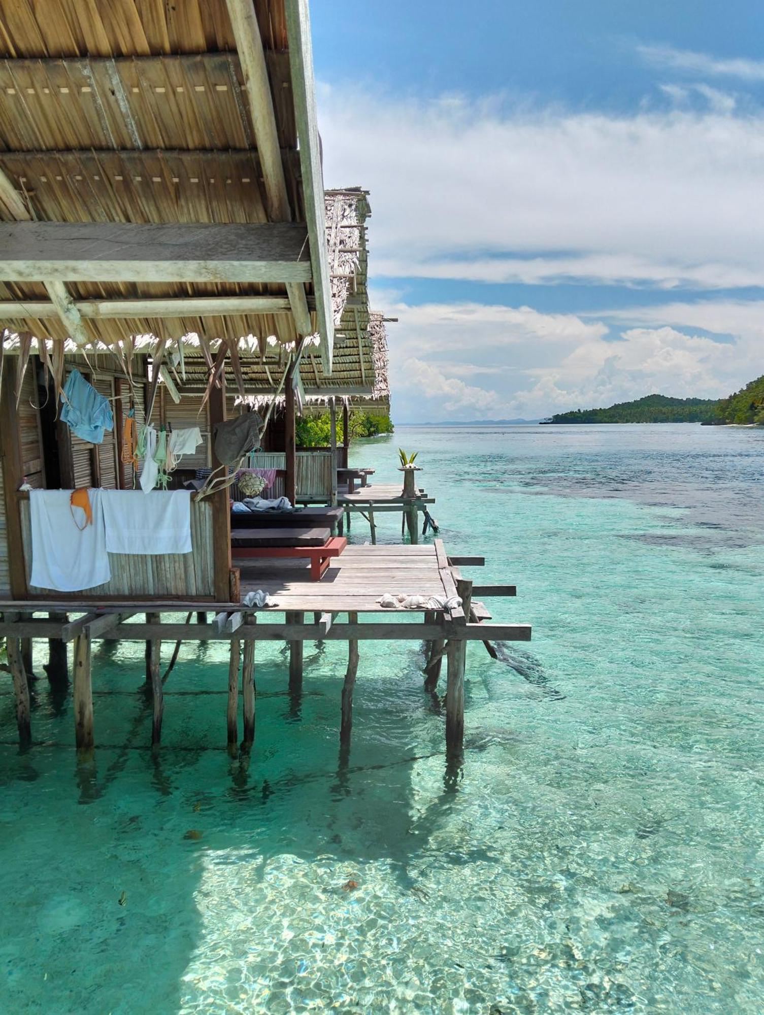 Meos Ambower Homestay Raja Ampat Fam Buitenkant foto