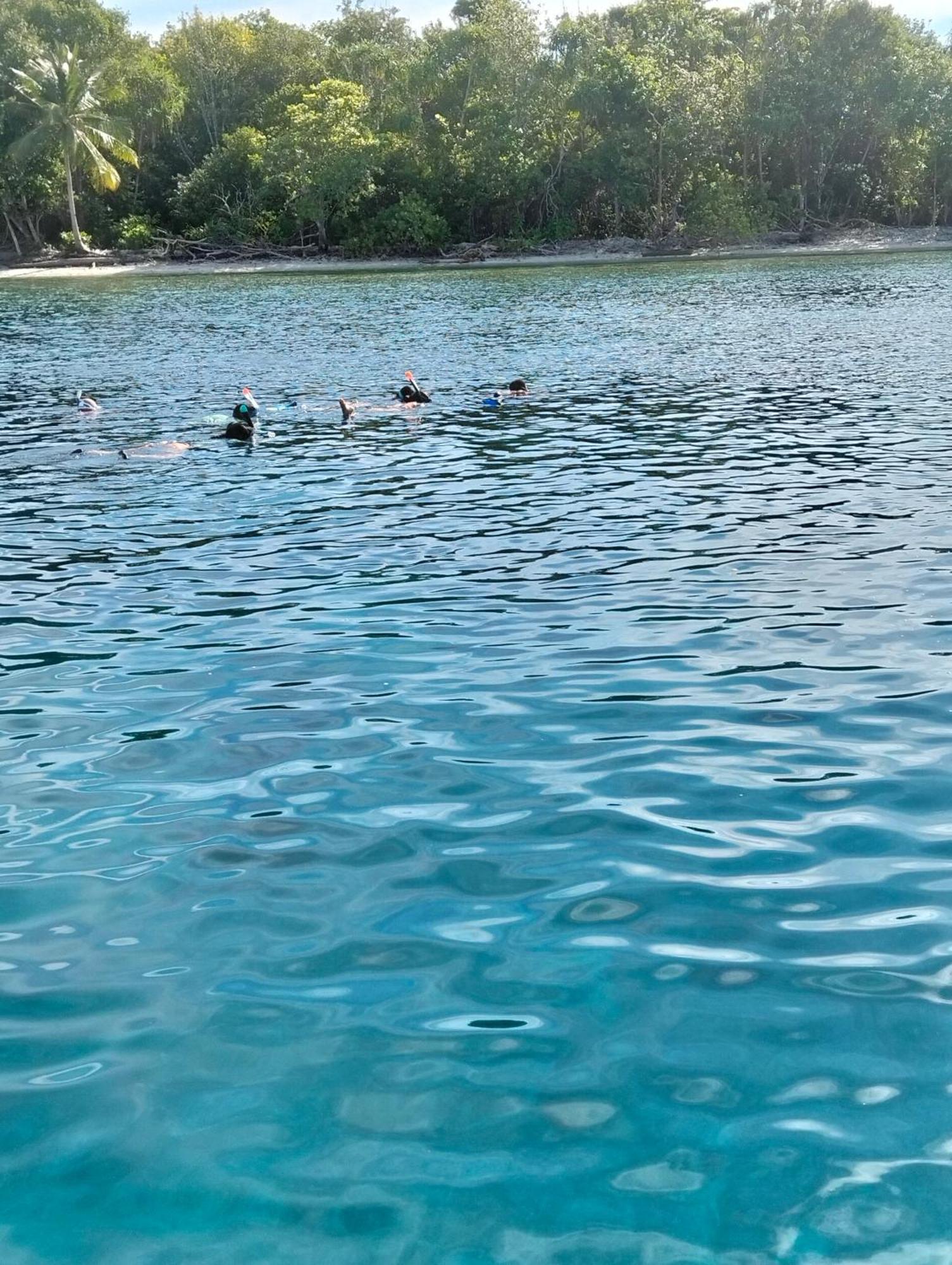 Meos Ambower Homestay Raja Ampat Fam Buitenkant foto